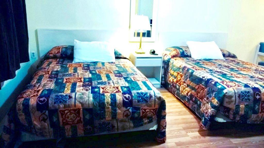 Leisure Motel Γουίντσορ Εξωτερικό φωτογραφία